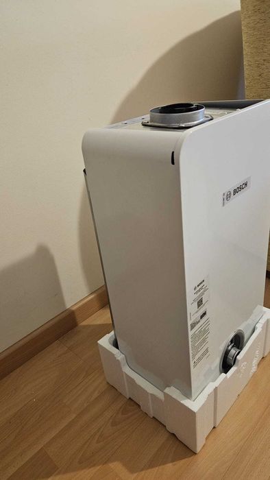 Esquentador BOSCH T4600F 11 KME D31  (Para Botijas de gás)