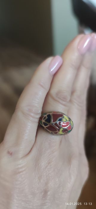 Duży kolorowy pierścień