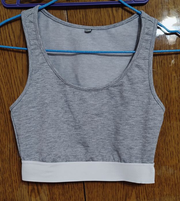 Удобный серый топик