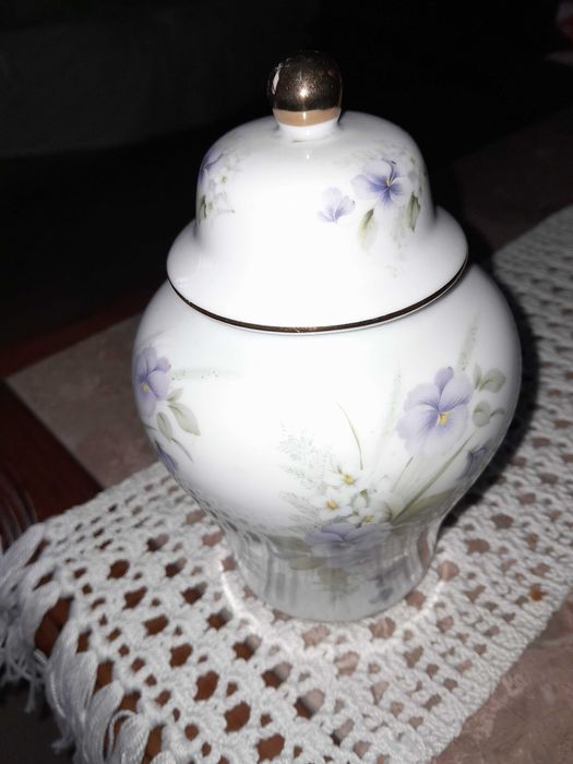 3 boles com filete em ouro