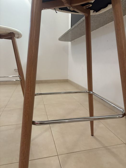2 cadeiras/bancos altos bar