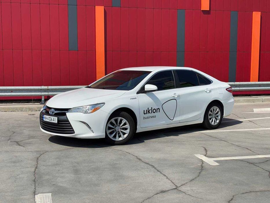 Оренда авто під таксі та особисті потреби. Hybrid Camry Prius