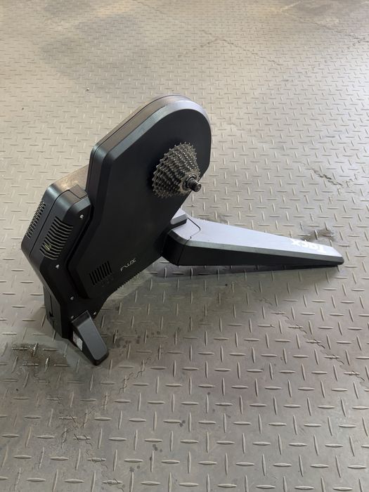 Trenażer tacx flux
