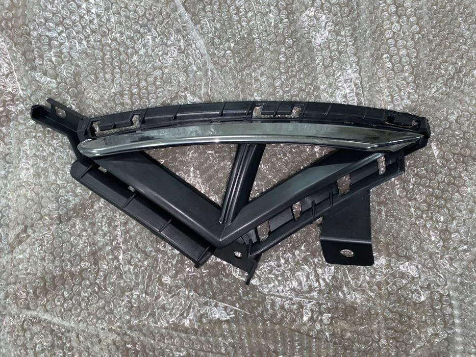 Елантра птф накладкиELANTRA Накладка противотуманки(лицензия)2021-2022