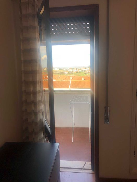 Quarto com cama de casal perto da estação CP Aveiro