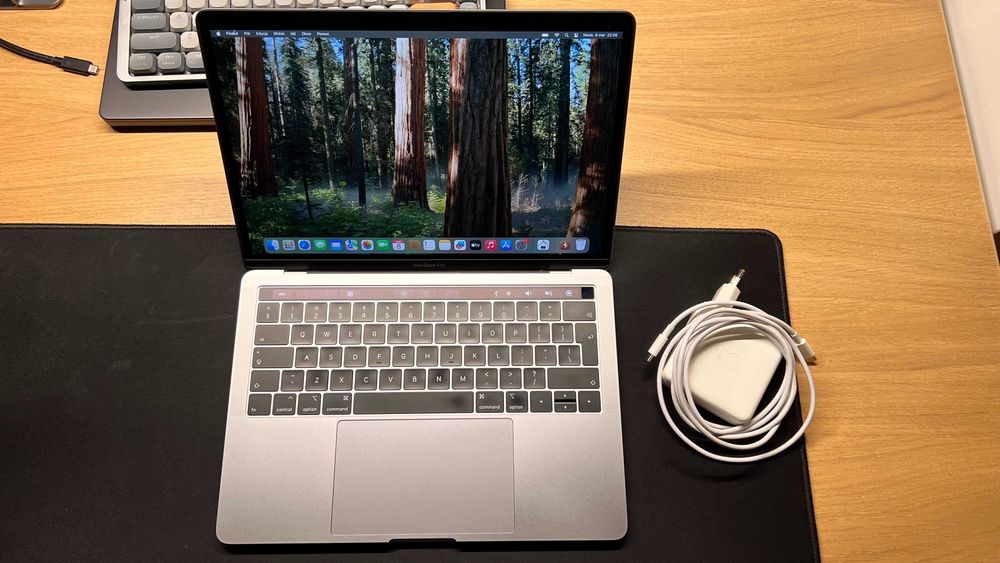 MacBook Pro 13” 2019 i5 2.4GHz 16GB 256GB Space Gray | komplet