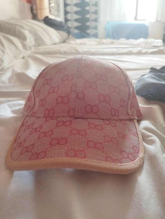 Boné da Gucci rosa