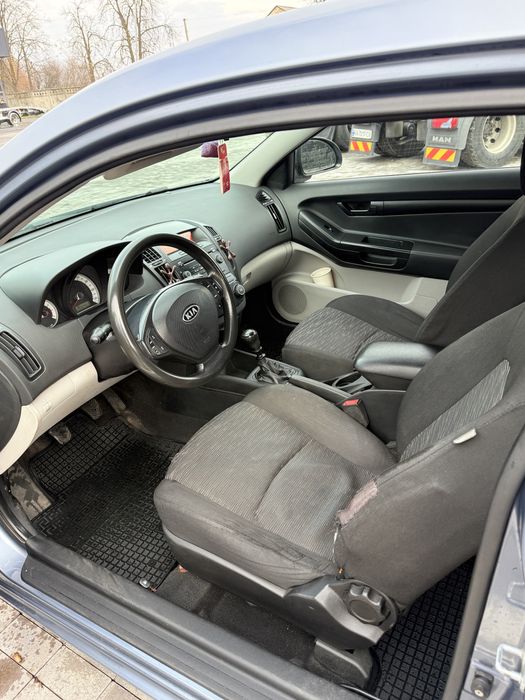 Kia Ceed 2009 1.4 109 к.с.