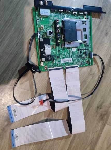 BN94-14197L UE55RU7172U