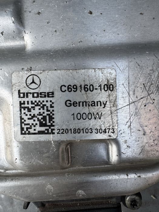 Моторчик вентилятора охлаждения Mercedes W222