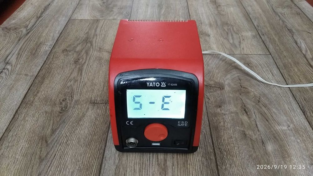Паяльна станція YATO YT-82456 ( 75 W , 200 - 480 °C ). Без паяльника.