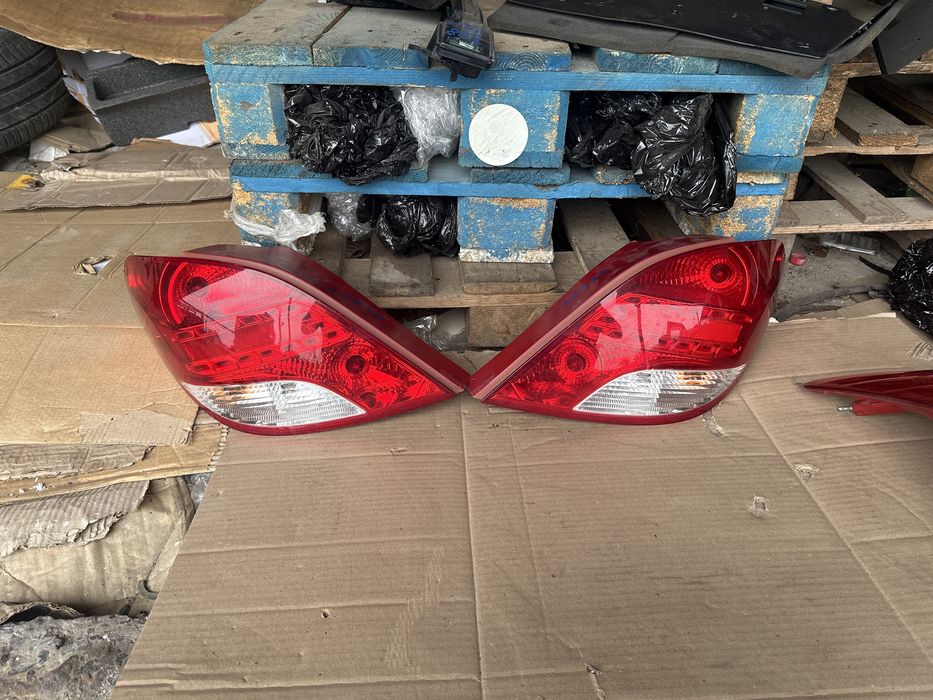 Задній фонарь пежо 207 HB рестайл