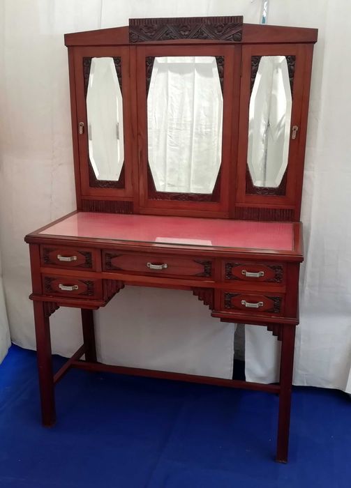 Móvel Penteador ou Toucador em madeira maciça e espelho triplo