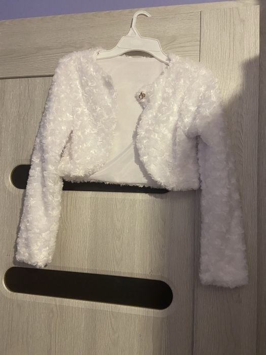 Śliczna sukienka komunijna, alba. Komplet: 2 bolerka, torebka, itd.