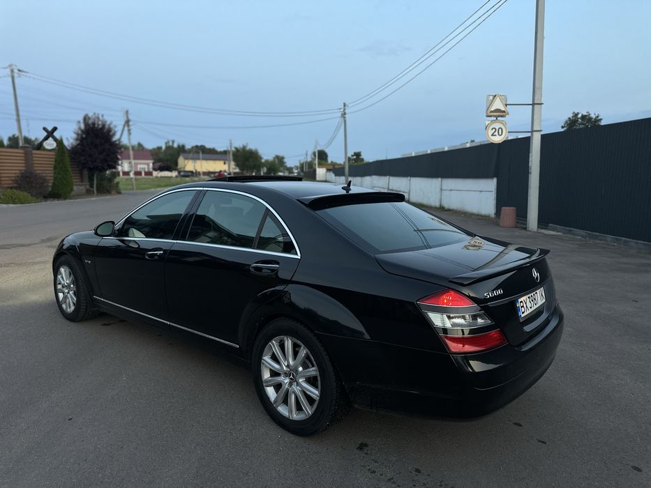 Mercedes-Benz W221