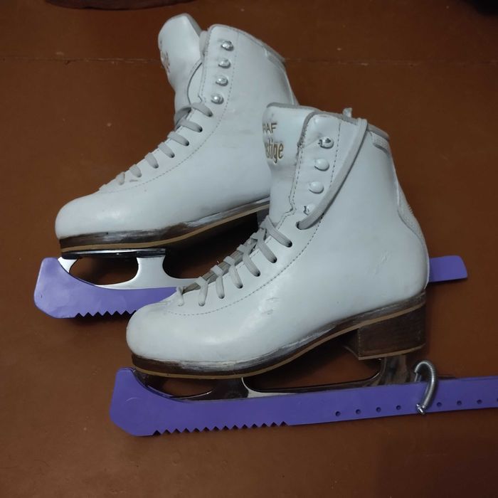 Ковзани профісійні