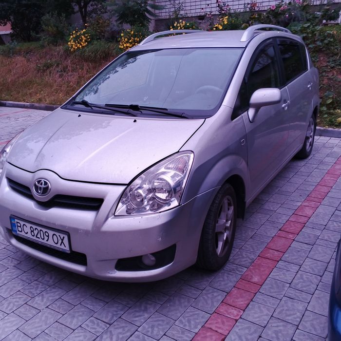 Тойота королла версо 2008р