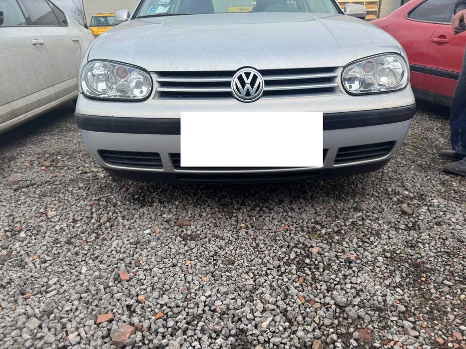 Zderzak przód Golf IV