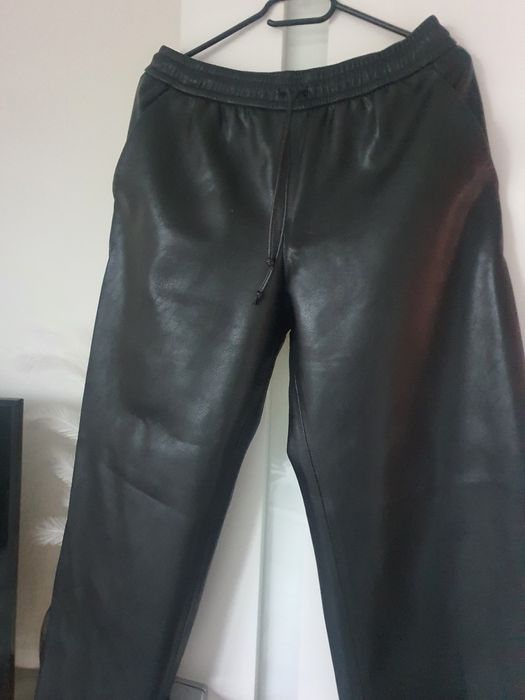 Spodnie Zara szerokie eko skóra