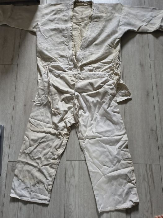 Kimono do judo z pasem brazowym  lata 80