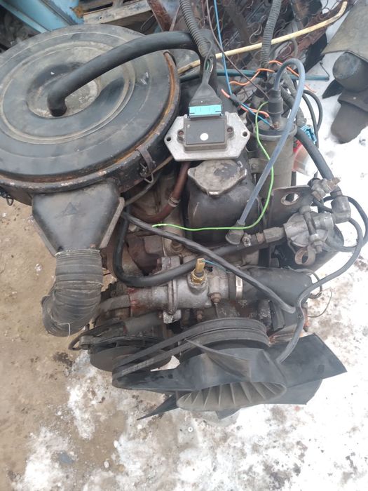 Продам мотор на Волгу  або УАЗ