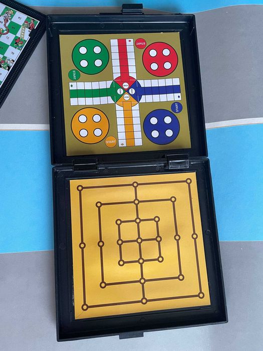 Настольные игры 7 в 1 .Шахматы, шашки, нарды и ещё 4 игры.