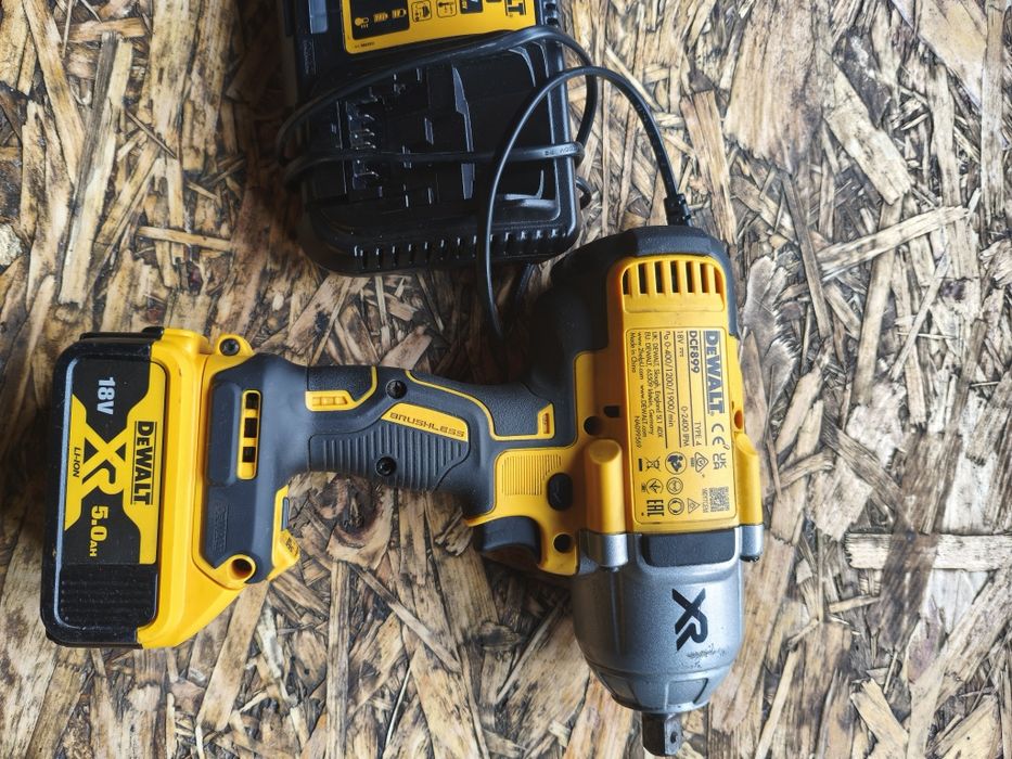 Klucz udarowy DeWalt dcf899p1