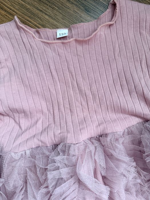 Красива сукня для дівчинки 3-4 роки