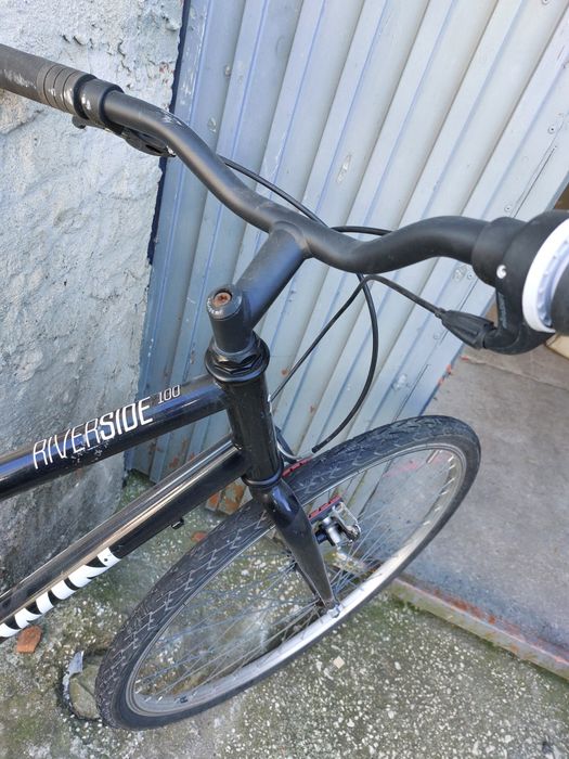 Bicicleta B-twin, 6 velocidades, roda 29 (para reparaçâo)
(Para repara