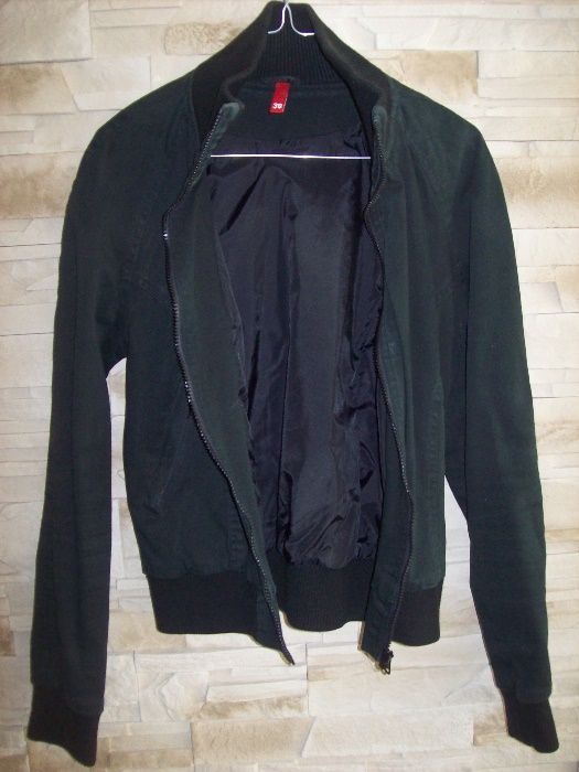 H&M czarna krotka kurtka przejsciowa-38