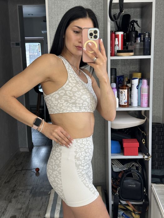 Костюм для спорту топ+шорти велосипедки