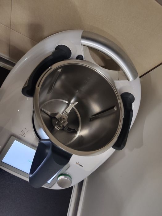 Vendo Bimby TM6 com todos os acessórios e 1 copo extra