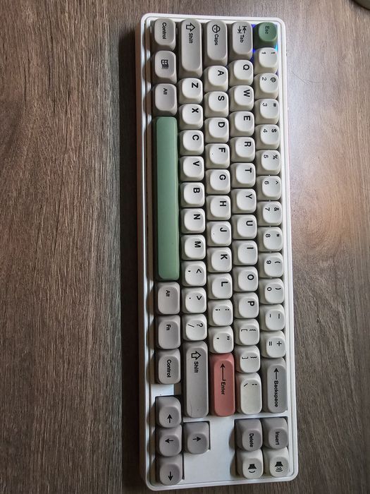 Fl esports cmk68 з кастомным кабелем і кейкапами