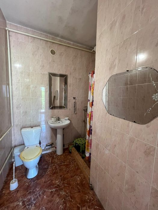 Продаётся дом у озера, пригород Черноморска.