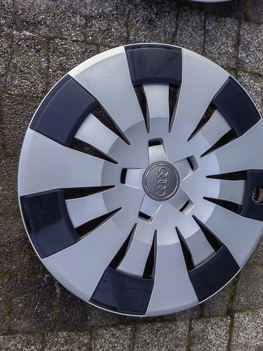 Kołpaki 16 cali Audi Komplet Oryginalne Czarne A1 A3 A4