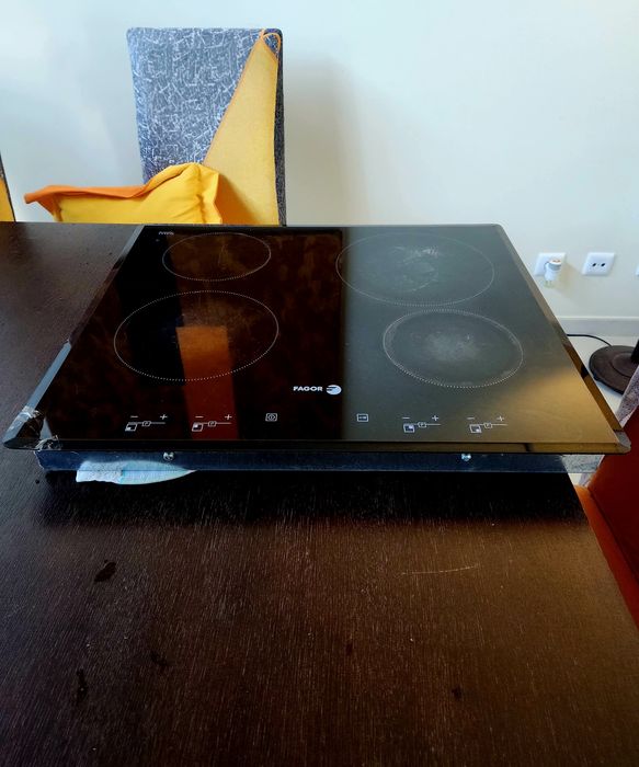 Conjunto eletrodomésticos FAGOR (microondas, forno e placa)