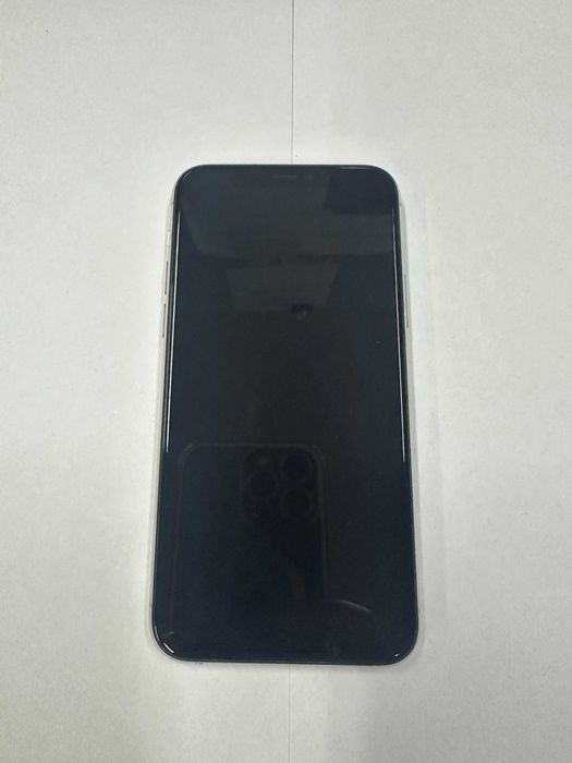 Telefon Apple  Iphone 11 PRO 64GB Silver bez akcesoriów, na części.