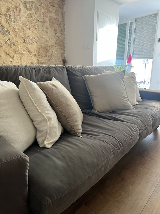 Sofás cama em pele de pessego e penas com capas lavaveis