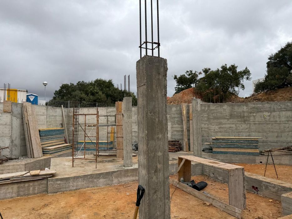 Cofragens e alvenarias