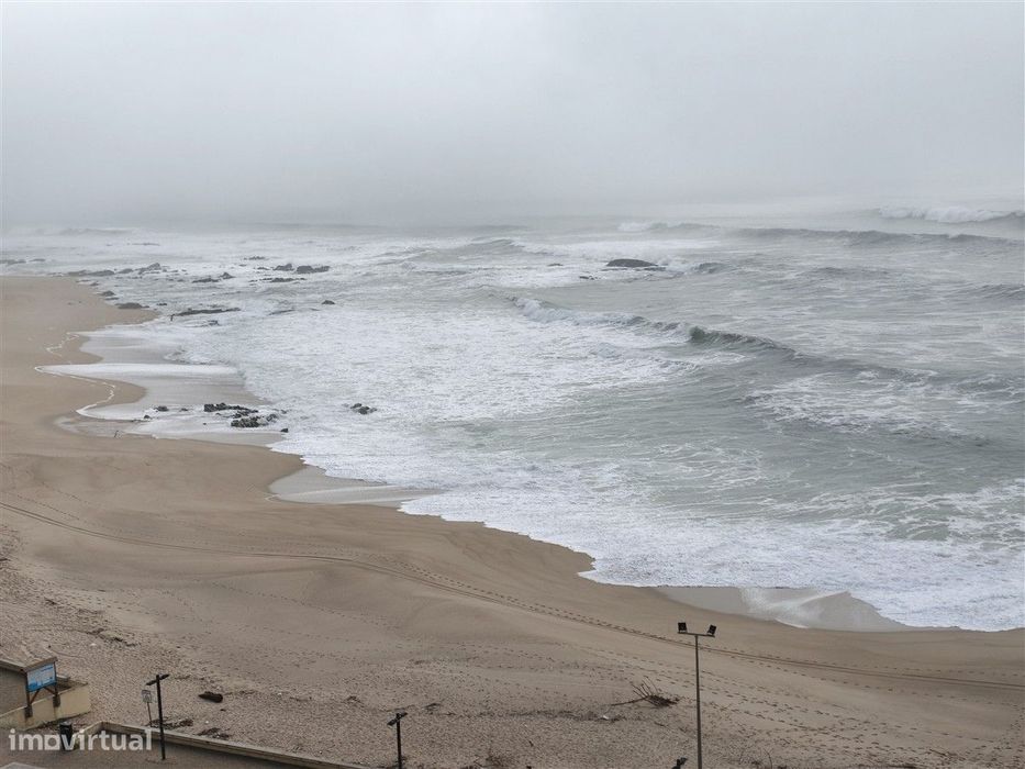 T2+1-1ª Linha de Mar-Praia-Póvoa de Varzim