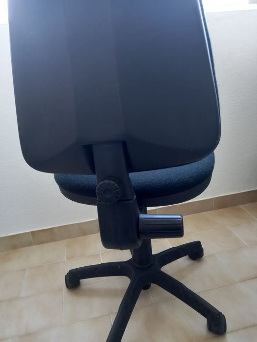 Cadeira giratória escritório como nova