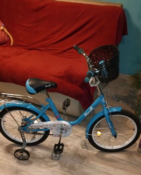 Продам детский велосипед на 18дюймов+корзинка почти новый.