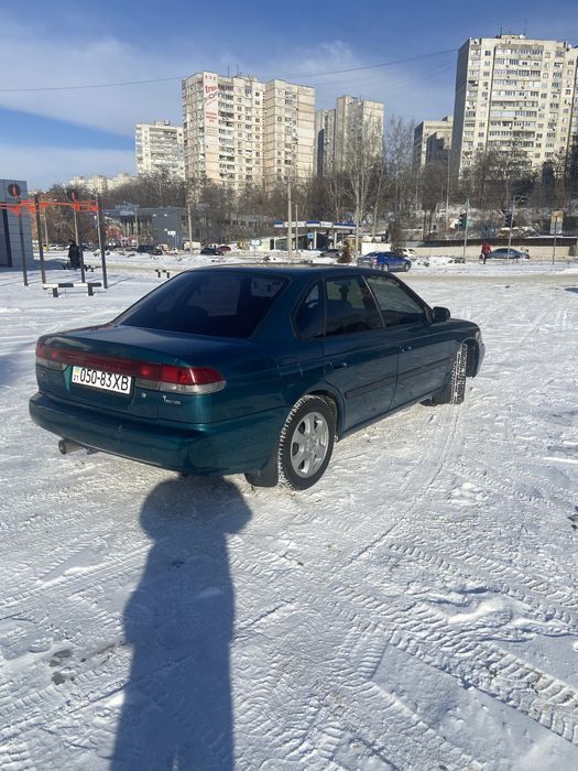 Продам Субаро Легаси 1998 год 2.0 бенз полный привод