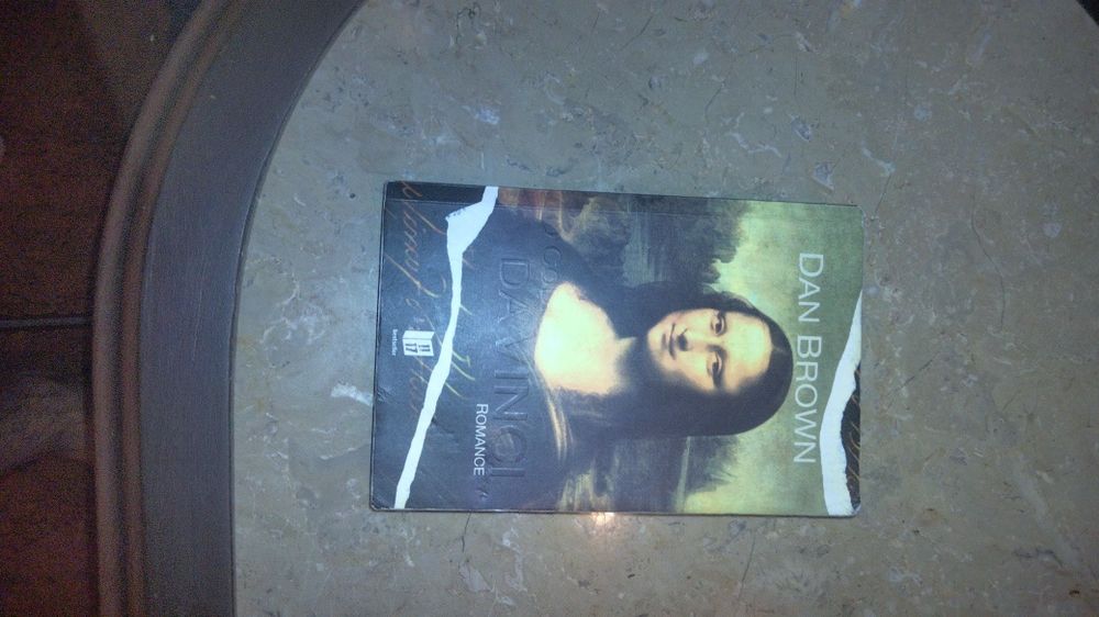 Selling the book The Da Vinci Code