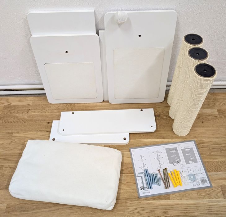 Modern Living Drapak dla Kota Ścienny San Francisco Biały 26x43x129cmZ