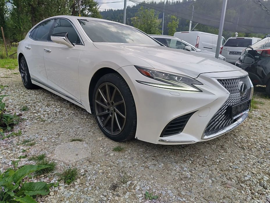 Lexus LS