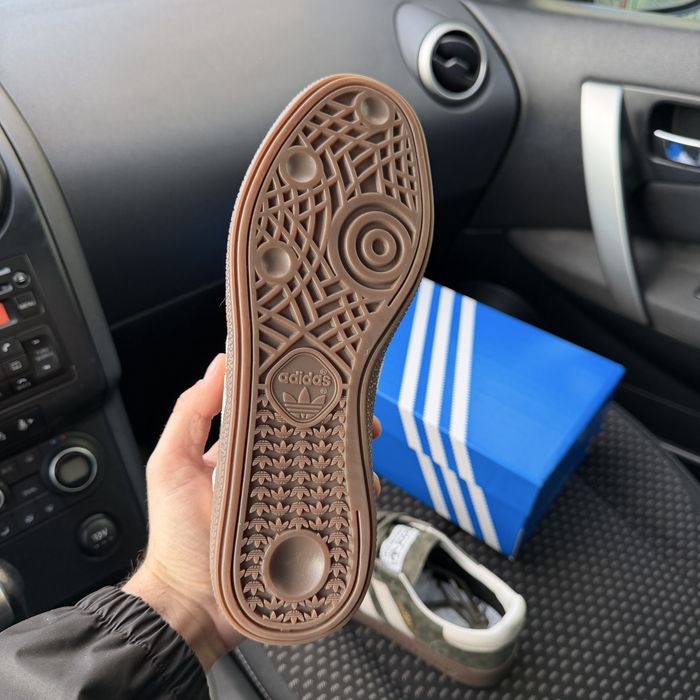 Чоловічі жіночі кросівки адідас спезиал хакі Adidas Spezial Khaki white замша