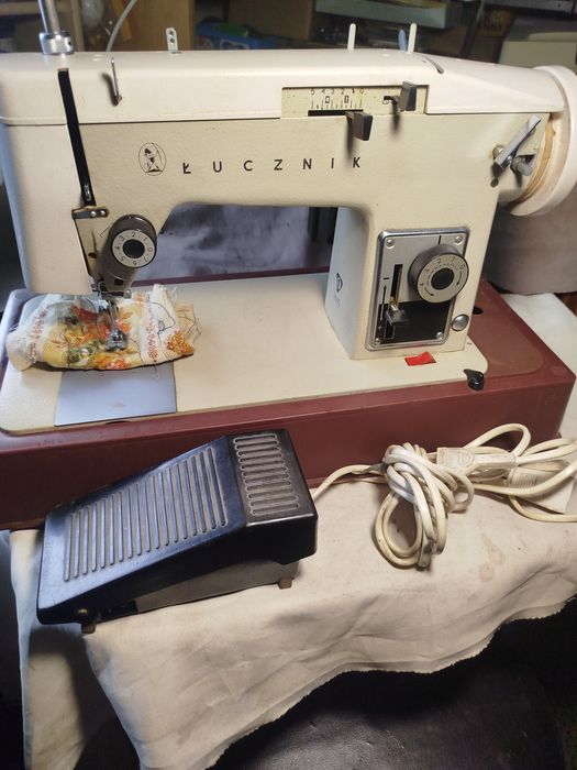 Maszyna do szycia Łucznik    sprawna