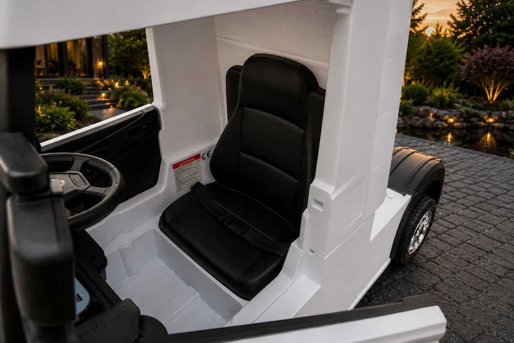 Auto na akumulator Scania Miękkie koła EVA Skóra Pilot 4×4 Biały
