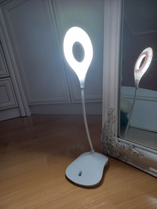 Лампа світильник акумуляторний LED настільний